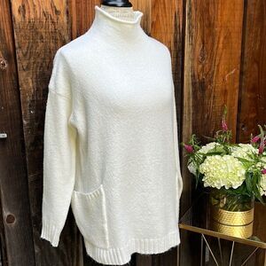 CREAM LONG SLEEVED SWEATER. SIZE S